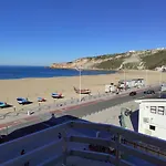 Beachfront Апартаменты Назаре